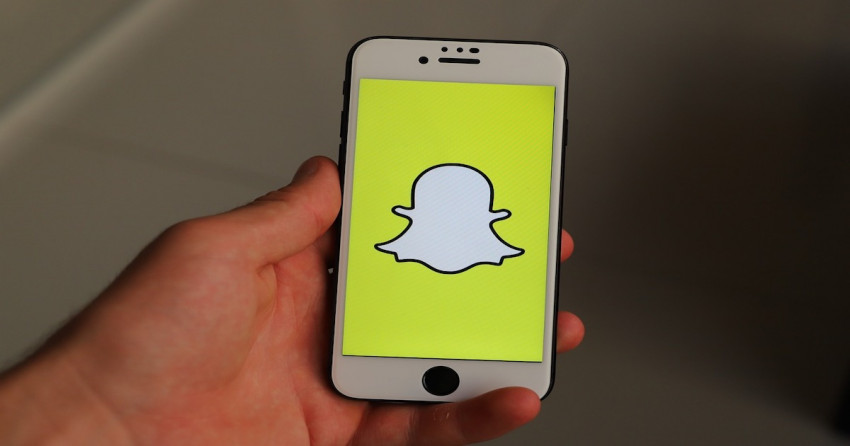 Snapchat Introduces ChatGPT-like Chatbot My AI