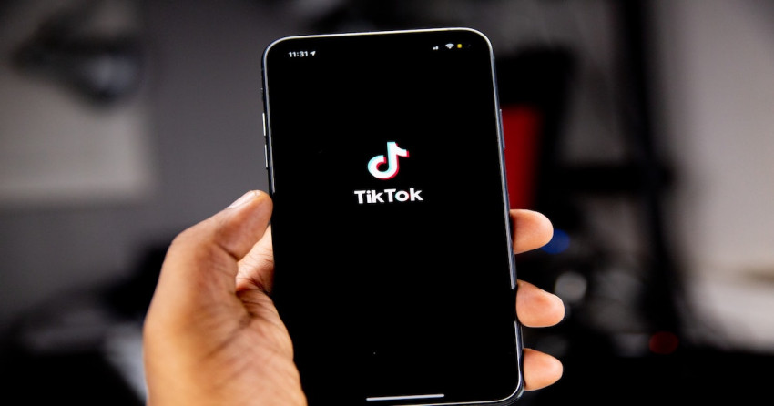 TikTok Tests AI Chatbot Tako in the Philippines