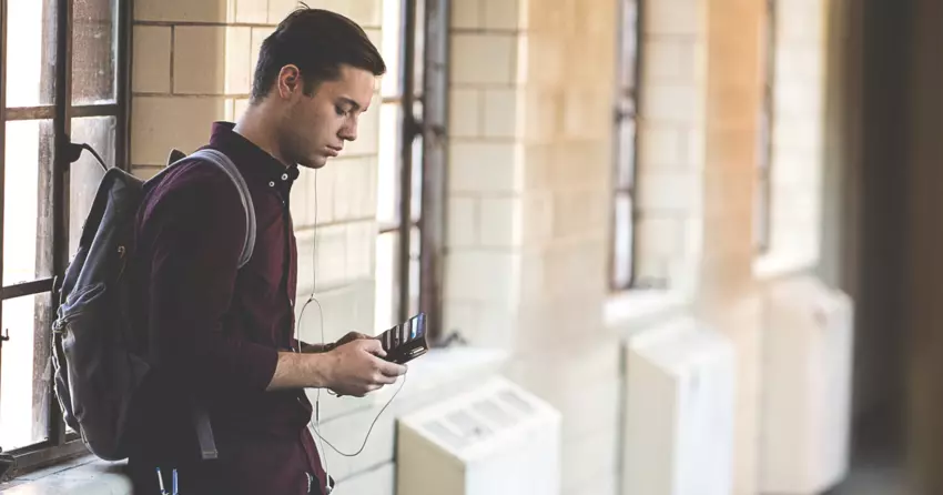 Schools Across Europe Are Banning Mobile Phones