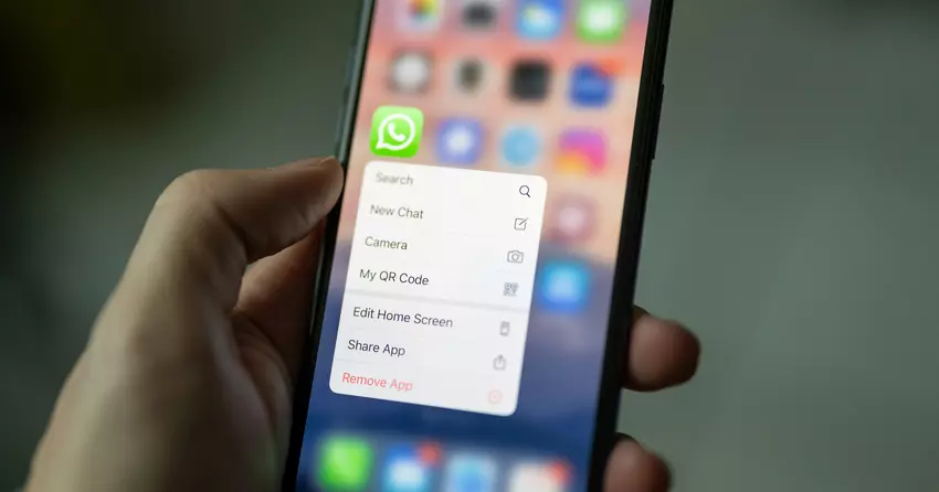 Iran Urges Citizens To Delete WhatsApp
